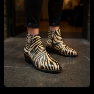 Steve Madden Black and Tan Animal Print Ankle Boots